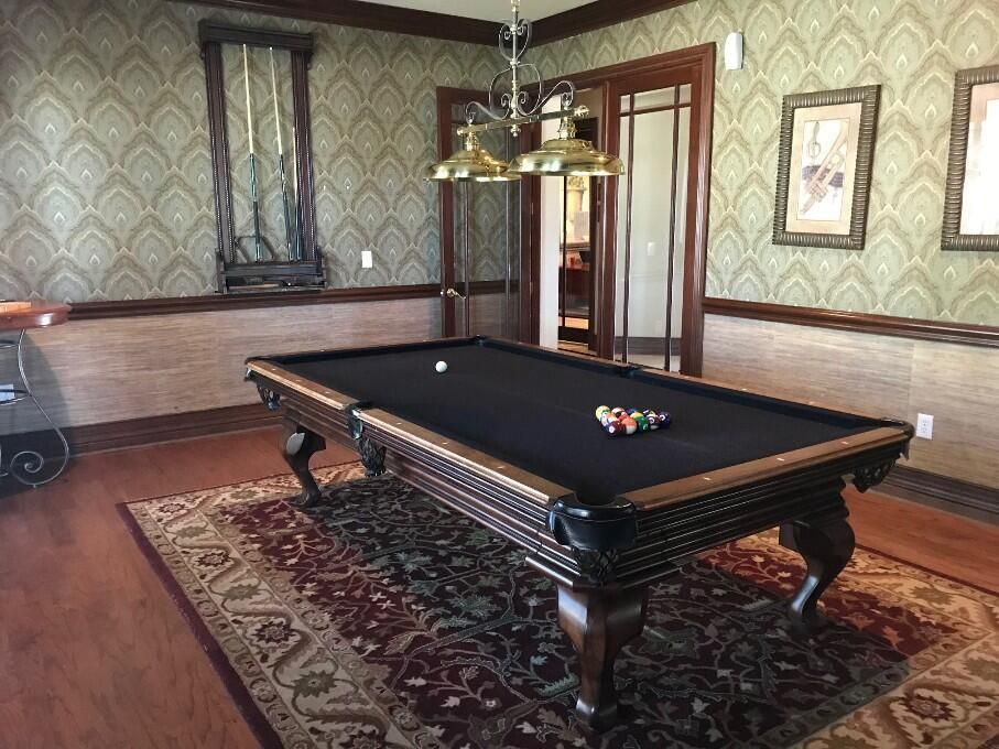 POOL TABLE