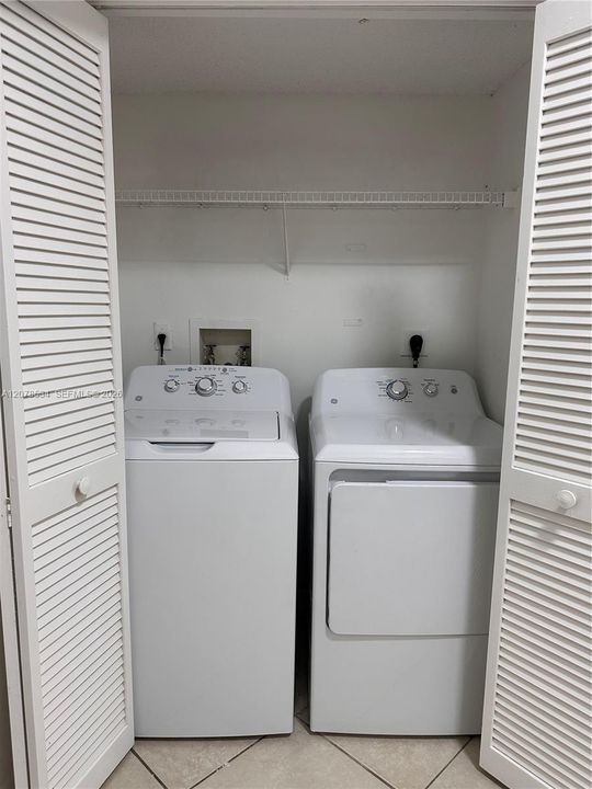 For Rent: $2,300 (2 beds, 2 baths, 1000 Square Feet)