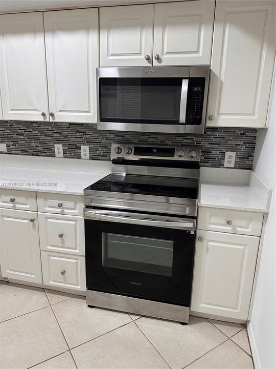For Rent: $2,300 (2 beds, 2 baths, 1000 Square Feet)