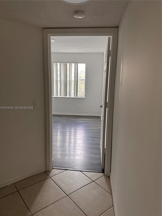 For Rent: $2,300 (2 beds, 2 baths, 1000 Square Feet)