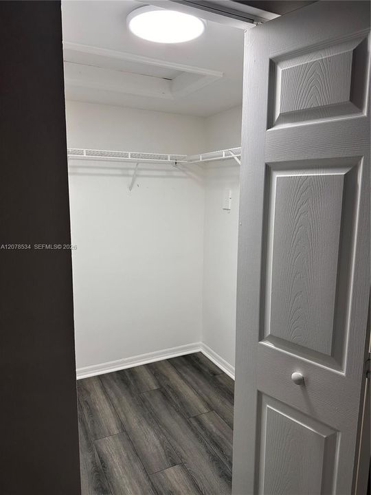 For Rent: $2,300 (2 beds, 2 baths, 1000 Square Feet)