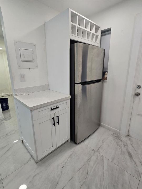 For Rent: $1,800 (1 beds, 1 baths, 954 Square Feet)