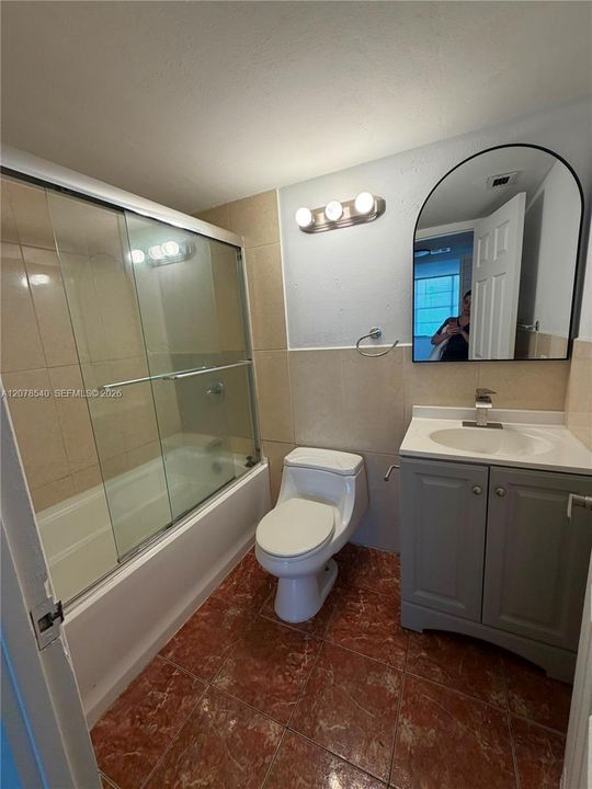 For Rent: $1,590 (1 beds, 1 baths, 790 Square Feet)