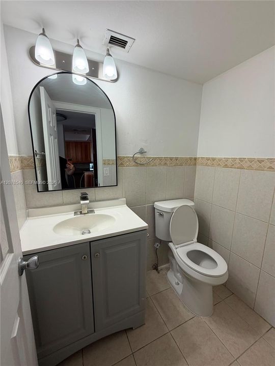 For Rent: $1,590 (1 beds, 1 baths, 790 Square Feet)