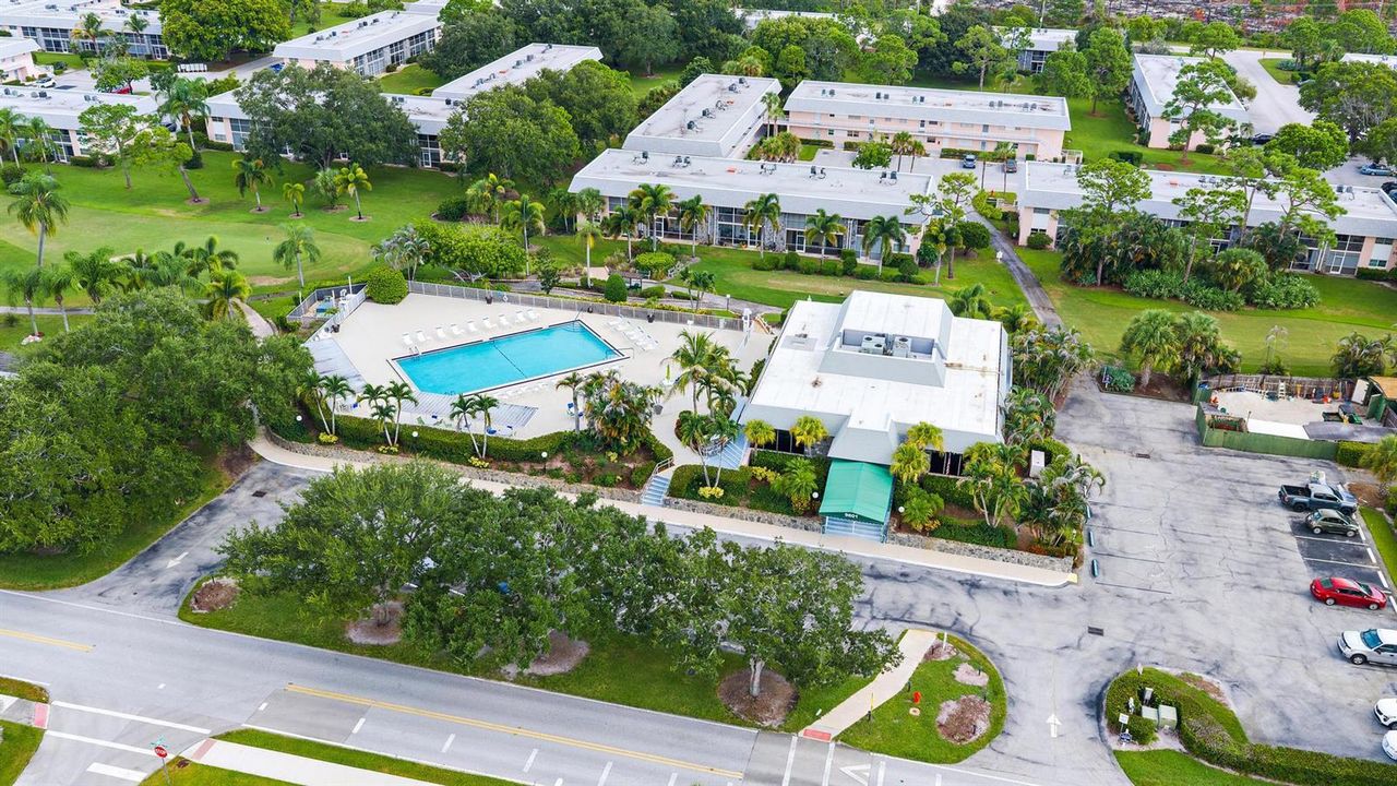 Aerial pool and Clubhouse arrow