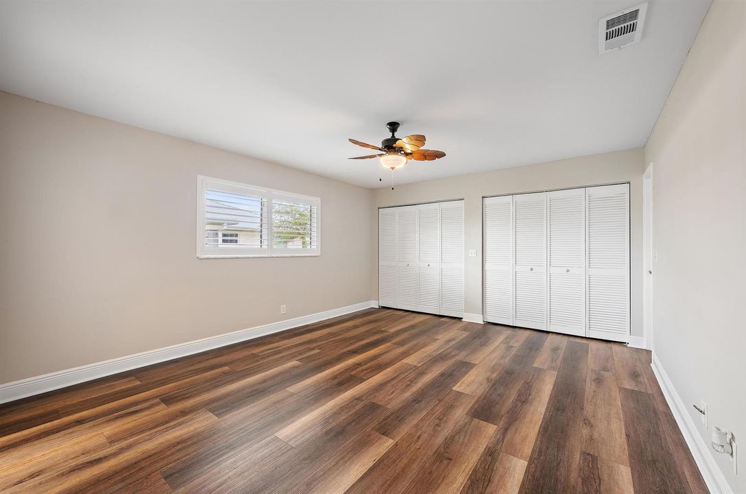 18334 SE Tee Ln-dining room