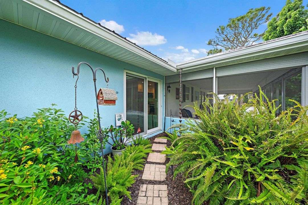 18334 SE Tee Ln-24 garden side