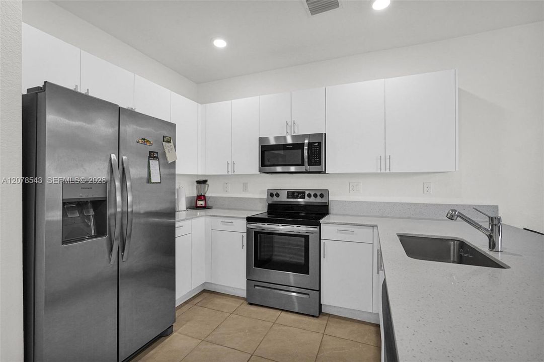 For Sale: $419,999 (4 beds, 2 baths, 1916 Square Feet)