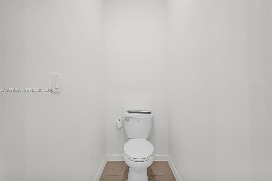 For Sale: $419,999 (4 beds, 2 baths, 1916 Square Feet)