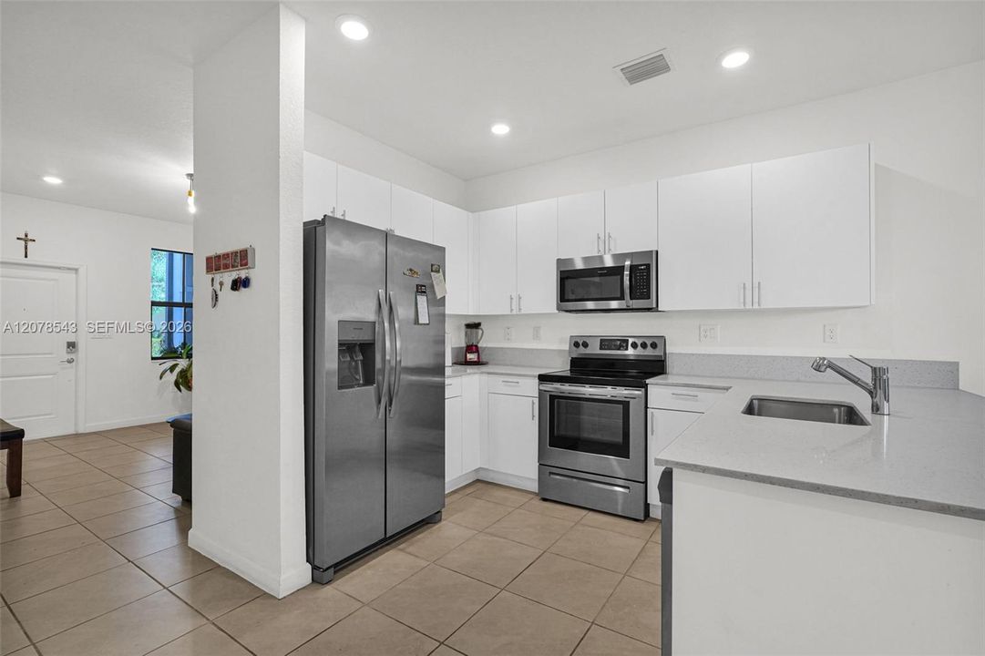 For Sale: $419,999 (4 beds, 2 baths, 1916 Square Feet)