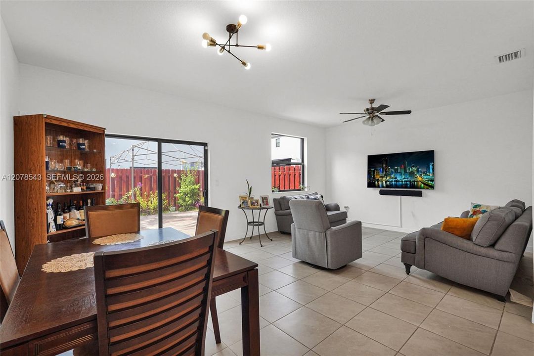For Sale: $419,999 (4 beds, 2 baths, 1916 Square Feet)