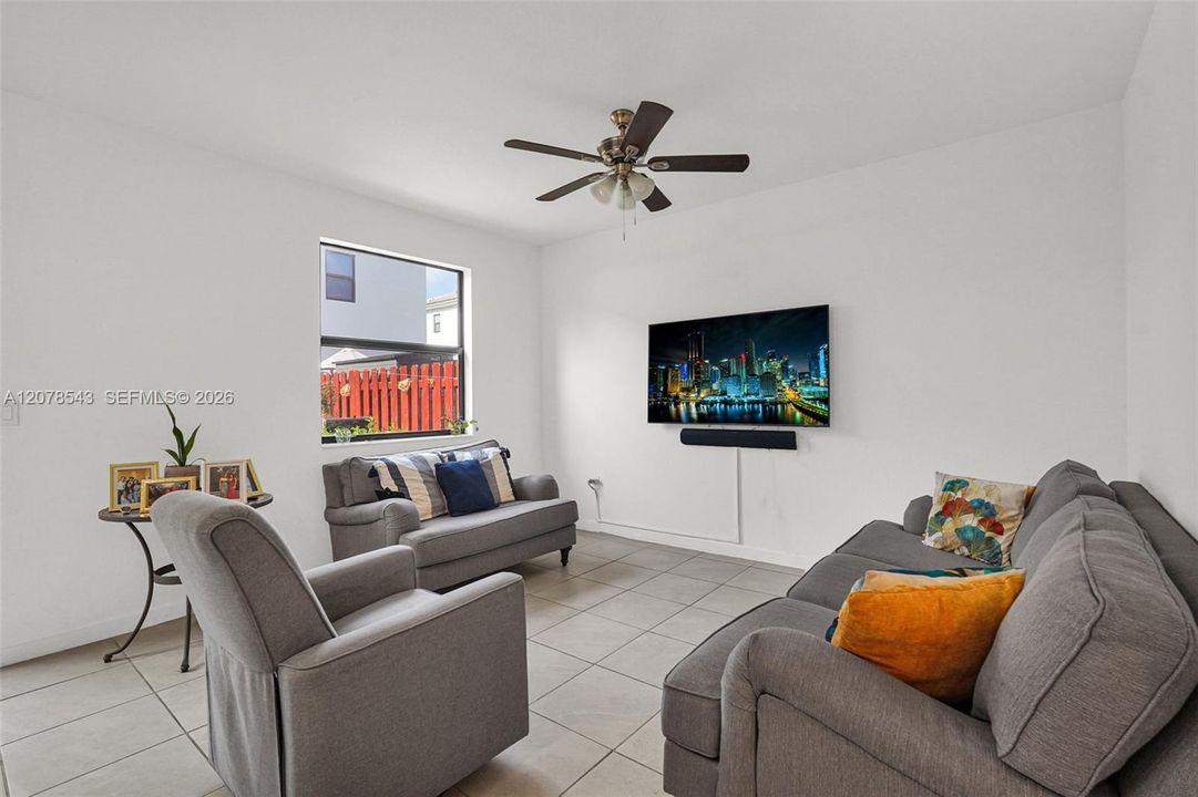 For Sale: $419,999 (4 beds, 2 baths, 1916 Square Feet)