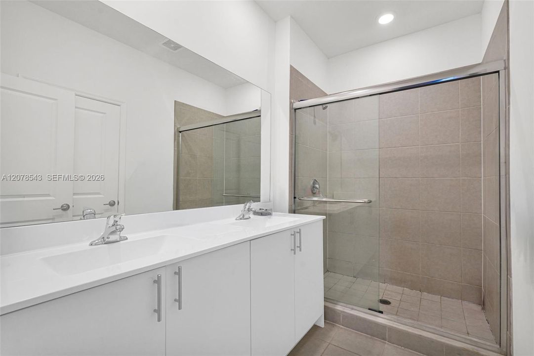 For Sale: $419,999 (4 beds, 2 baths, 1916 Square Feet)