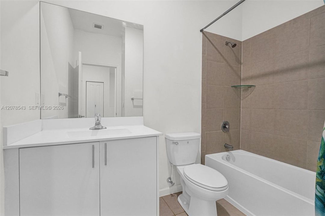 For Sale: $419,999 (4 beds, 2 baths, 1916 Square Feet)