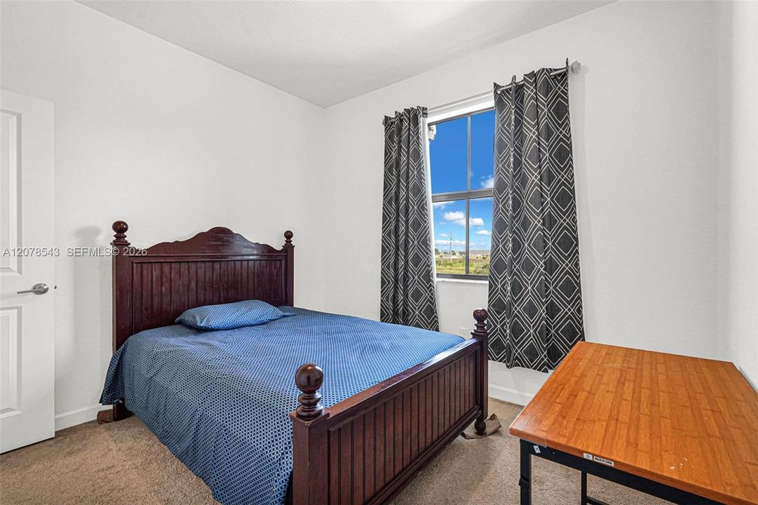 For Sale: $419,999 (4 beds, 2 baths, 1916 Square Feet)
