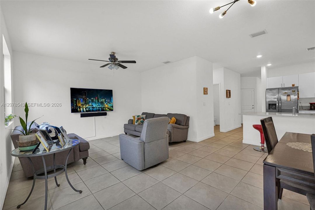 For Sale: $419,999 (4 beds, 2 baths, 1916 Square Feet)
