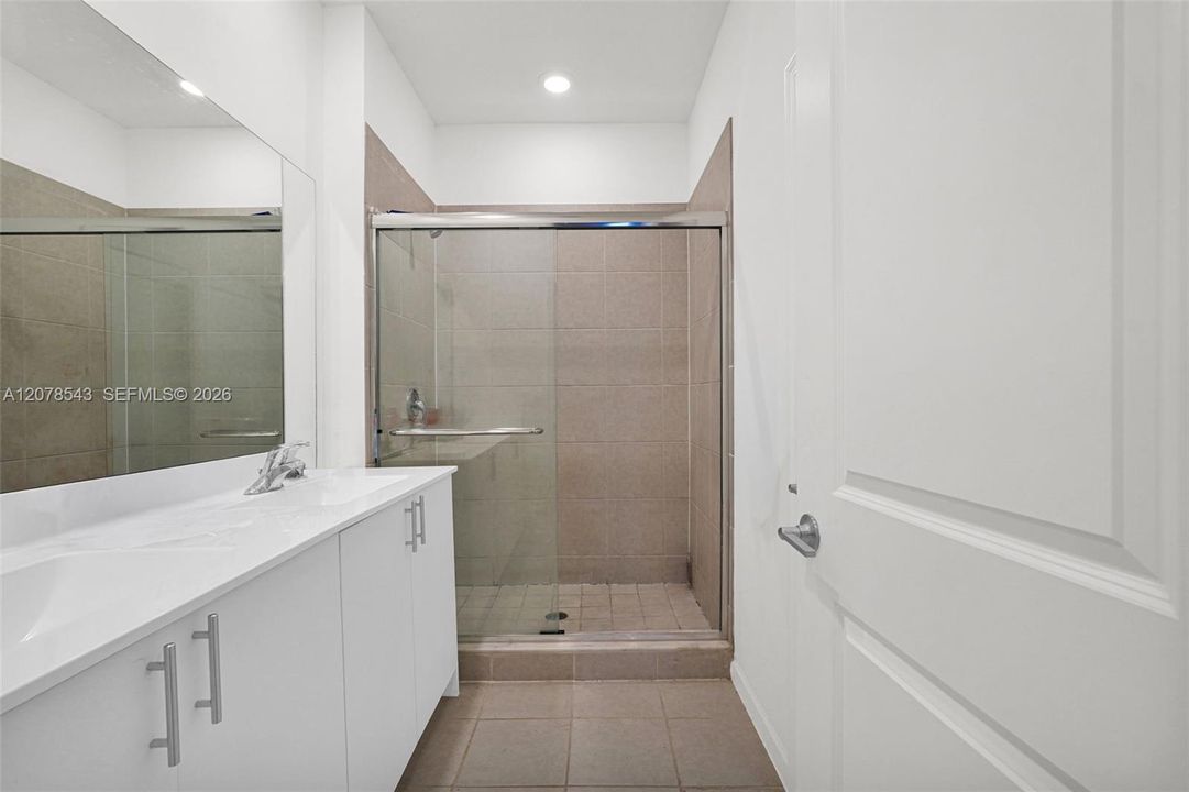 For Sale: $419,999 (4 beds, 2 baths, 1916 Square Feet)