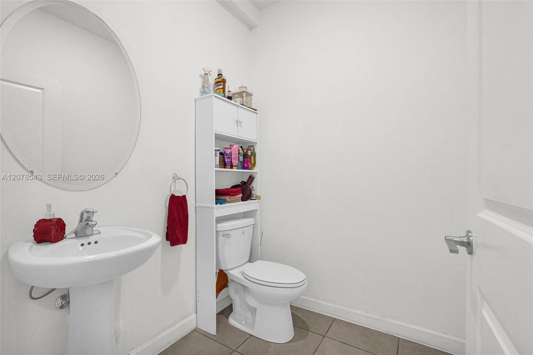 For Sale: $419,999 (4 beds, 2 baths, 1916 Square Feet)