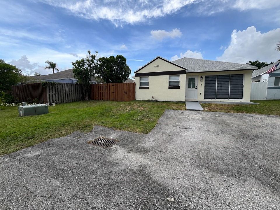For Sale: $505,000 (2 beds, 2 baths, 1050 Square Feet)