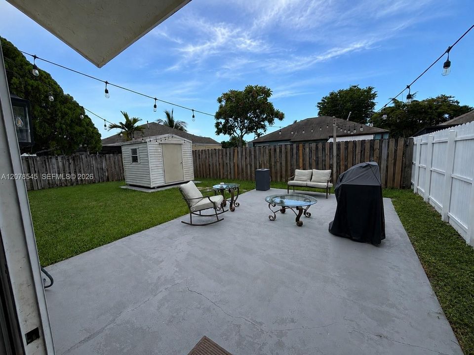 For Sale: $505,000 (2 beds, 2 baths, 1050 Square Feet)