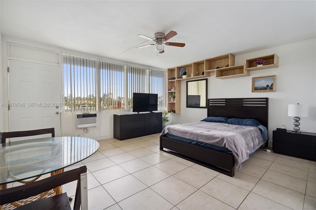For Rent: $1,900 (0 beds, 1 baths, 400 Square Feet)