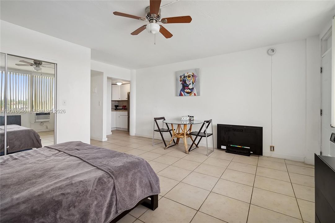 For Rent: $1,900 (0 beds, 1 baths, 400 Square Feet)
