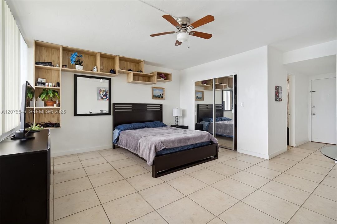 For Rent: $1,900 (0 beds, 1 baths, 400 Square Feet)