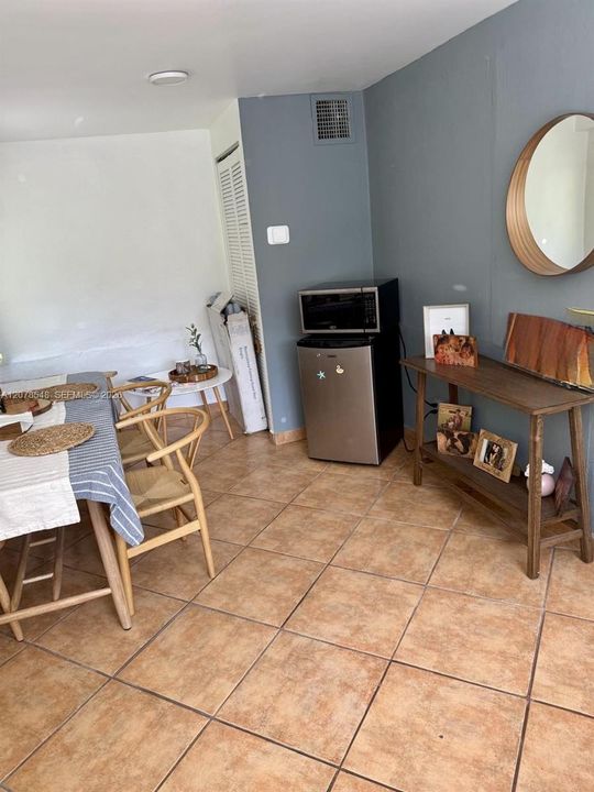 Vendido Recientemente: $499,000 (3 camas, 2 baños, 1394 Pies cuadrados)
