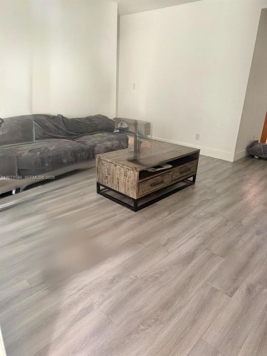 Vendido Recientemente: $499,000 (3 camas, 2 baños, 1394 Pies cuadrados)