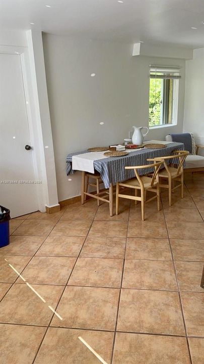 Vendido Recientemente: $499,000 (3 camas, 2 baños, 1394 Pies cuadrados)