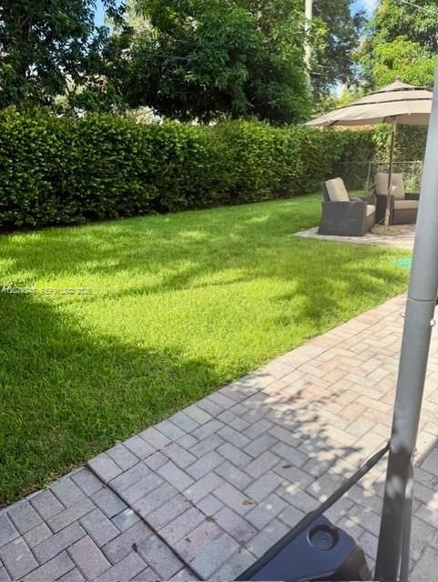 Vendido Recientemente: $499,000 (3 camas, 2 baños, 1394 Pies cuadrados)