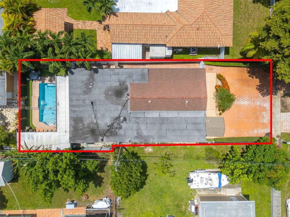 En Venta: $774,900 (4 camas, 3 baños, 2024 Pies cuadrados)