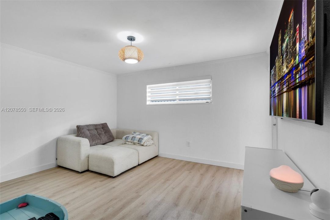 En Venta: $774,900 (4 camas, 3 baños, 2024 Pies cuadrados)