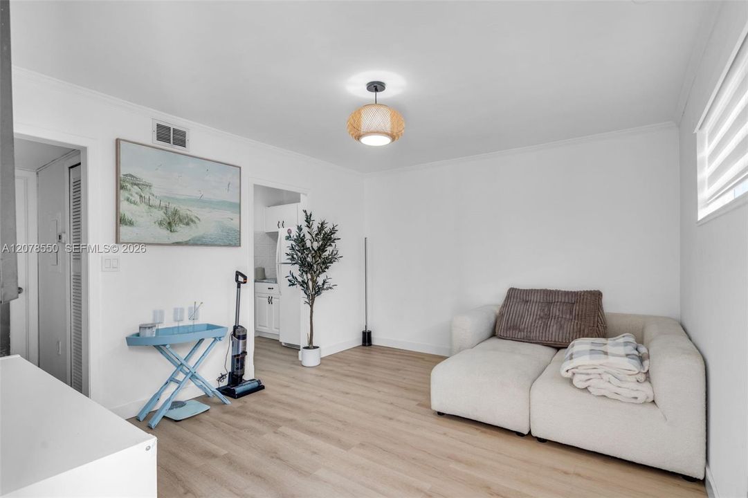 En Venta: $774,900 (4 camas, 3 baños, 2024 Pies cuadrados)