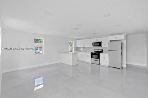For Sale: $375,000 (3 beds, 2 baths, 1120 Square Feet)