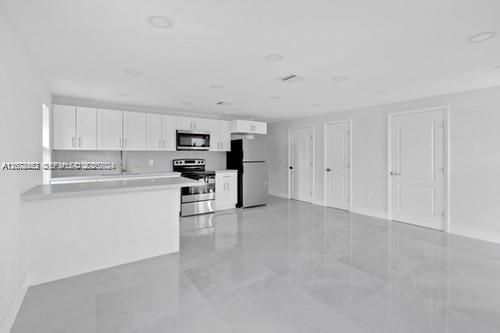 For Sale: $375,000 (3 beds, 2 baths, 1120 Square Feet)