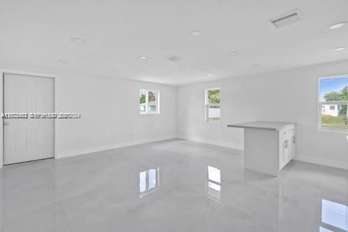 For Sale: $375,000 (3 beds, 2 baths, 1120 Square Feet)