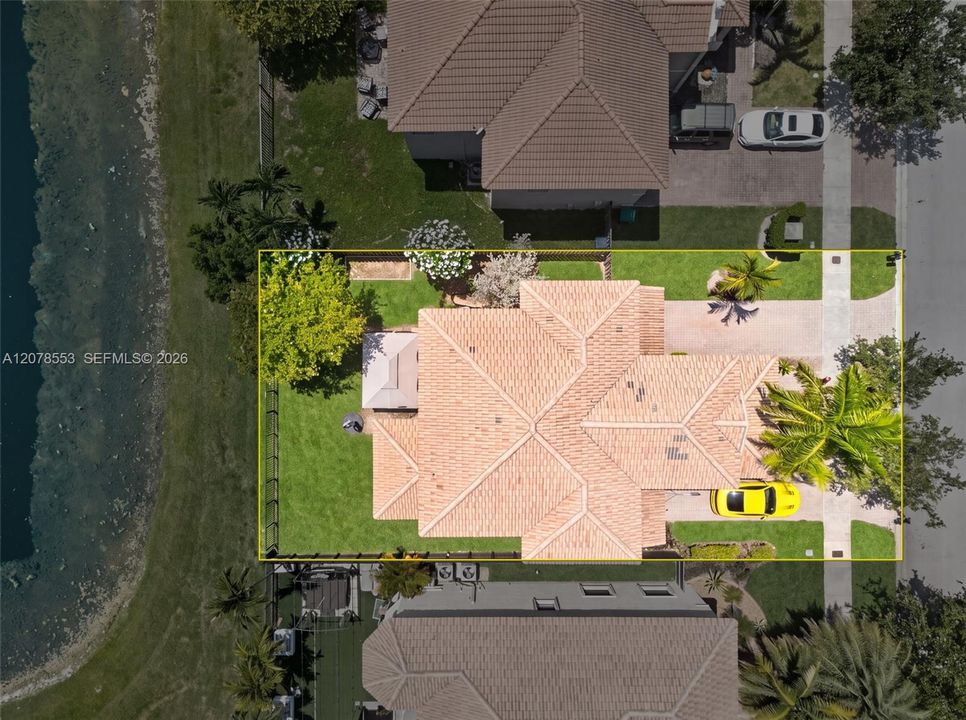 En Venta: $599,900 (4 camas, 2 baños, 2494 Pies cuadrados)