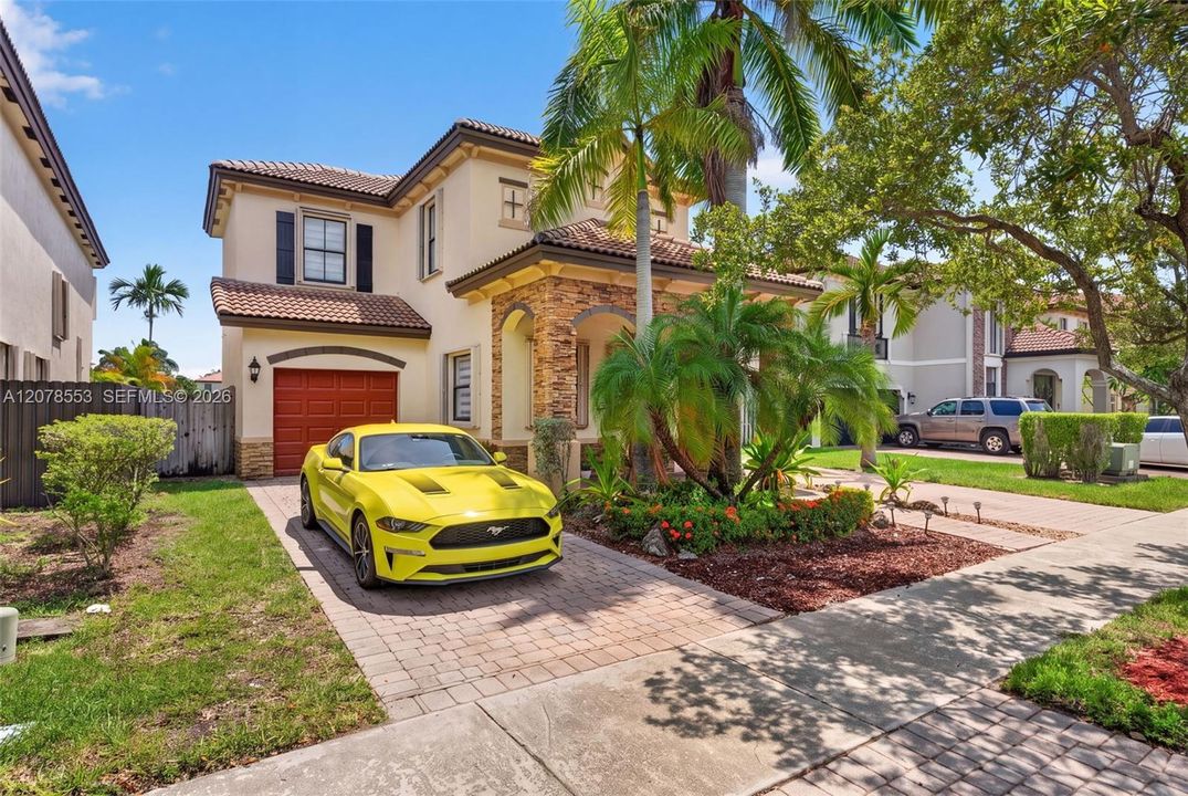 En Venta: $599,900 (4 camas, 2 baños, 2494 Pies cuadrados)