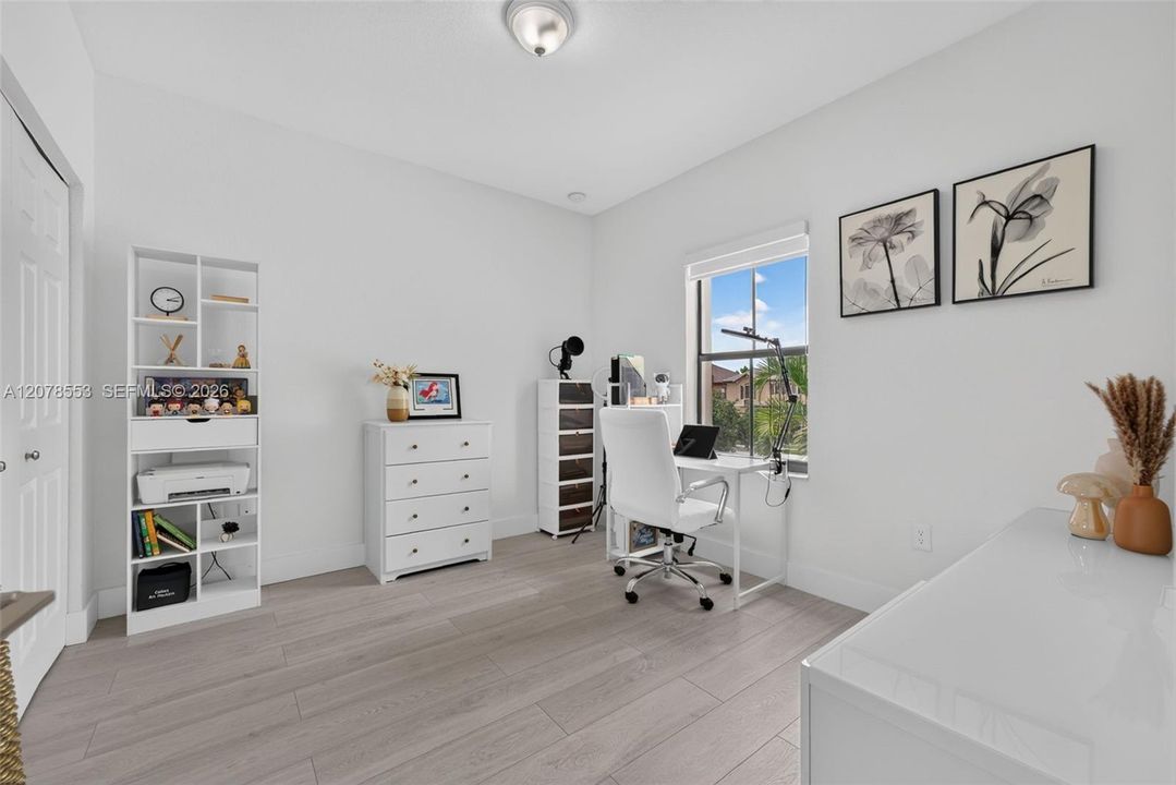 En Venta: $599,900 (4 camas, 2 baños, 2494 Pies cuadrados)