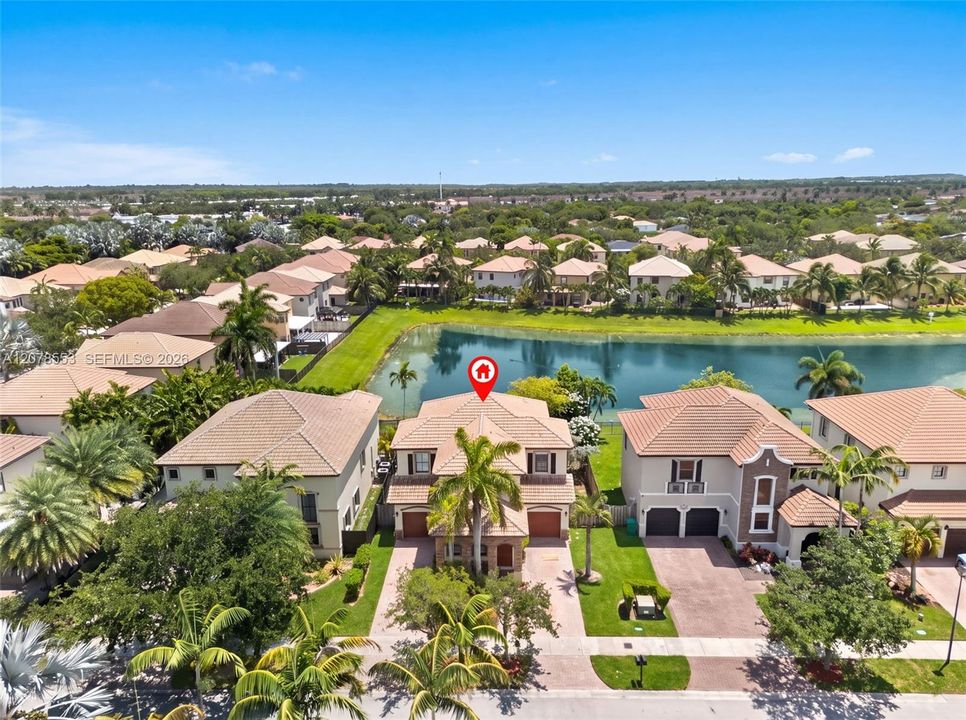 En Venta: $599,900 (4 camas, 2 baños, 2494 Pies cuadrados)