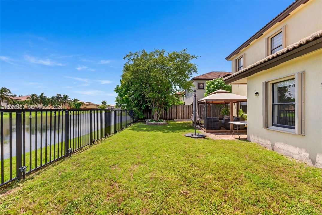 En Venta: $599,900 (4 camas, 2 baños, 2494 Pies cuadrados)
