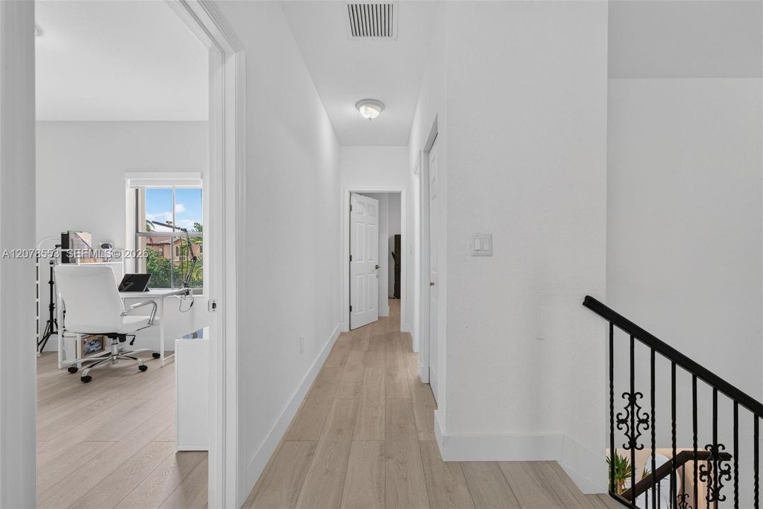 En Venta: $599,900 (4 camas, 2 baños, 2494 Pies cuadrados)