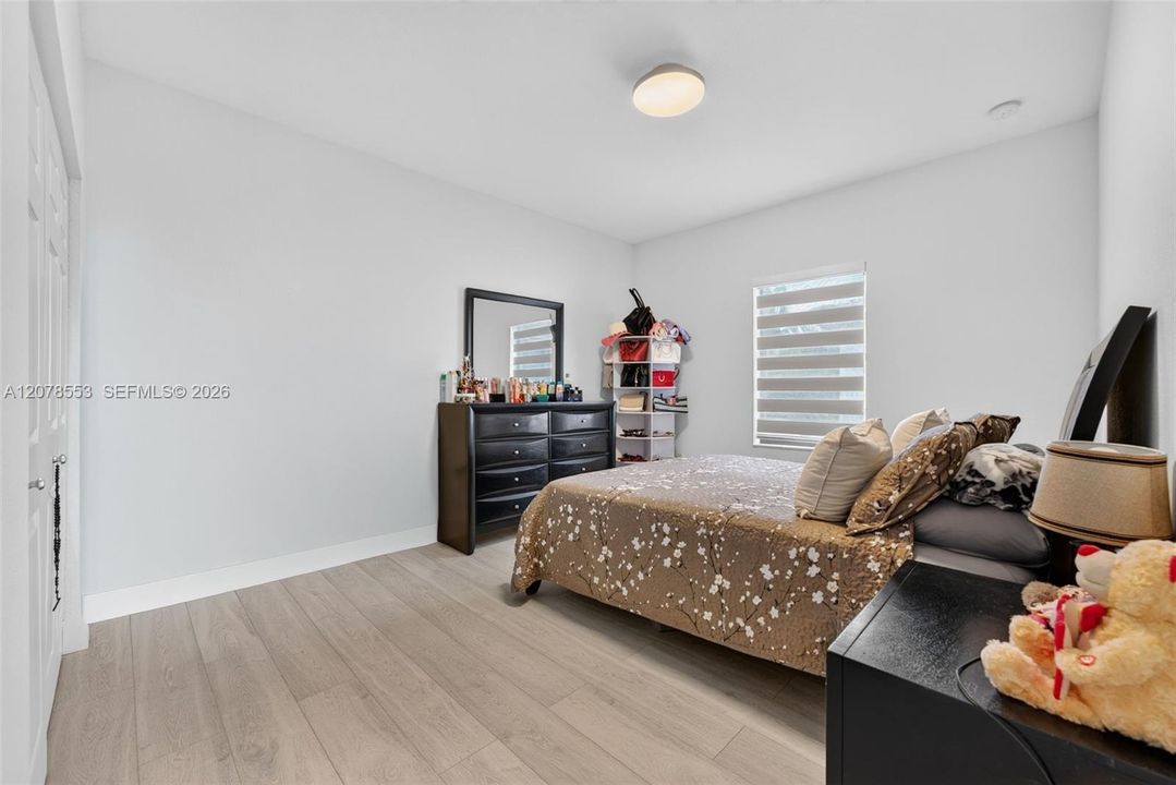 En Venta: $599,900 (4 camas, 2 baños, 2494 Pies cuadrados)