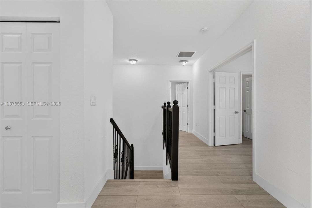 En Venta: $599,900 (4 camas, 2 baños, 2494 Pies cuadrados)