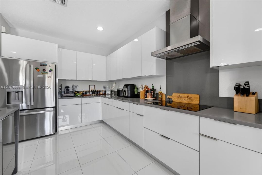 En Venta: $599,900 (4 camas, 2 baños, 2494 Pies cuadrados)