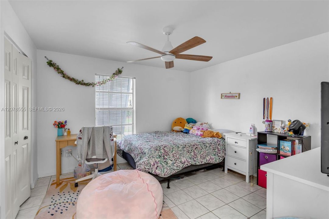 En Venta: $399,000 (3 camas, 2 baños, 1627 Pies cuadrados)