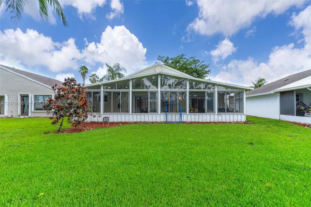 En Venta: $399,000 (3 camas, 2 baños, 1627 Pies cuadrados)