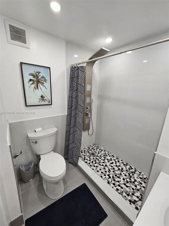 For Rent: $3,650 (2 beds, 2 baths, 730 Square Feet)