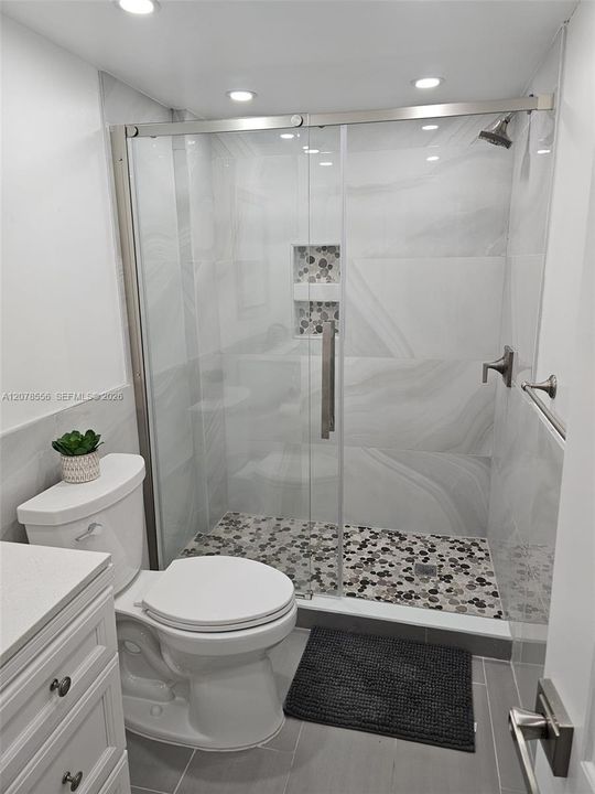For Rent: $3,650 (2 beds, 2 baths, 730 Square Feet)